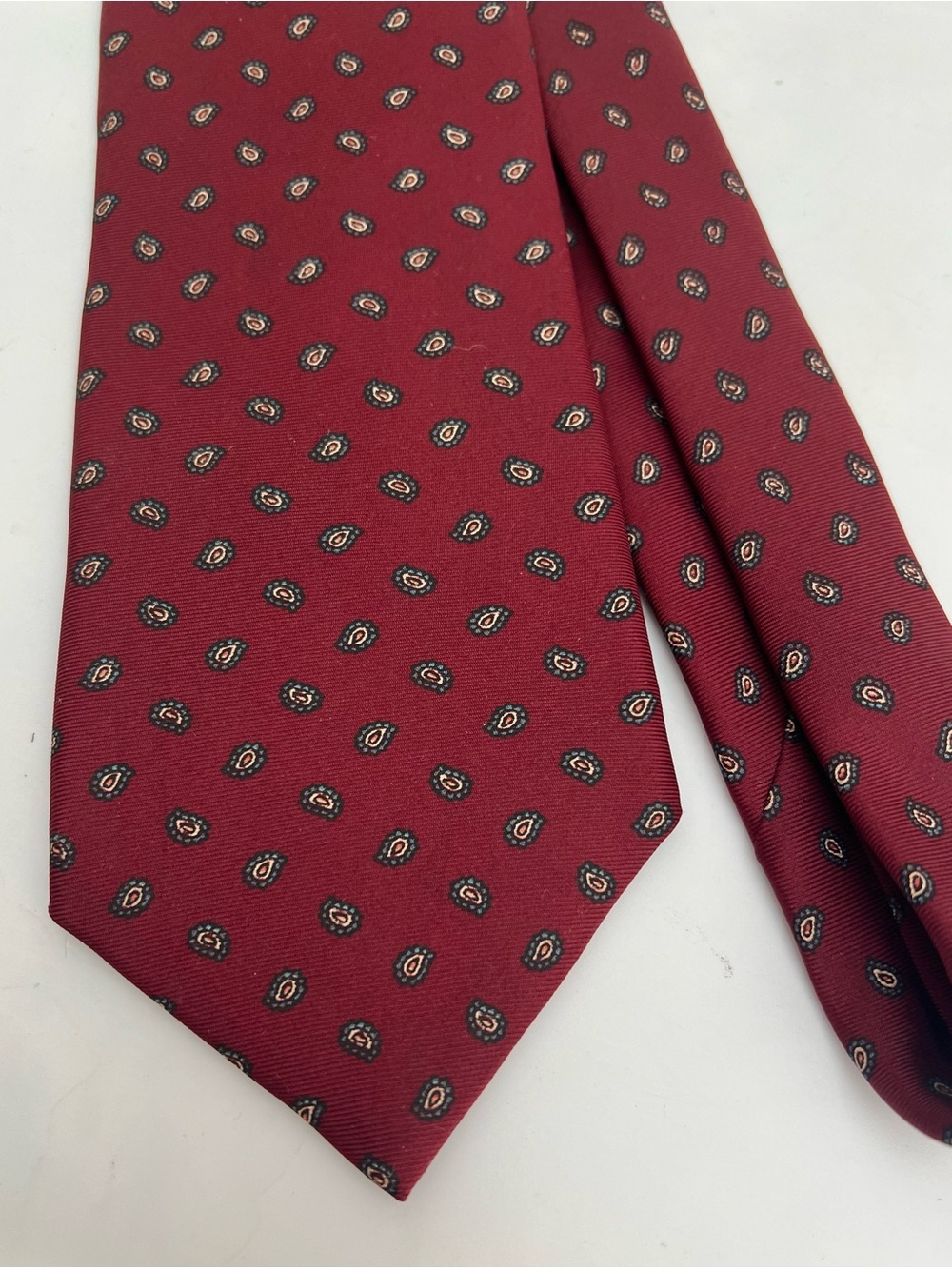 Vintage Yves Saint Laurent Classic Men's Burgundy Paisley 100% Silk Tie